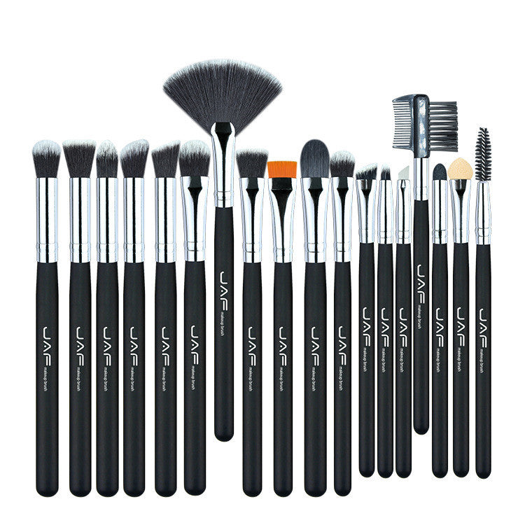 Premium Makeup Brush – Soft, Smooth & Durable for Flawless Application
