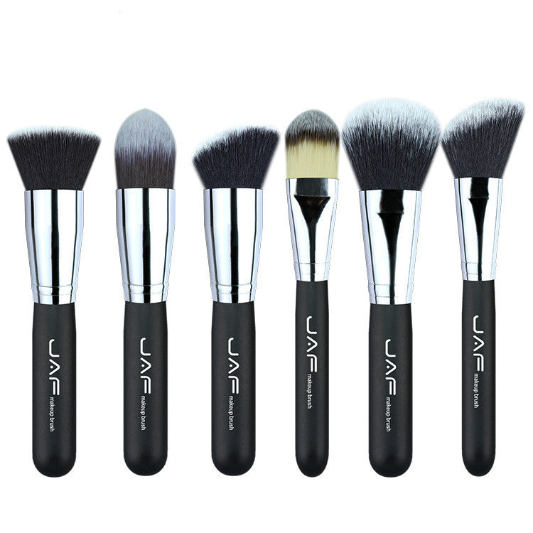 Premium Makeup Brush – Soft, Smooth & Durable for Flawless Application
