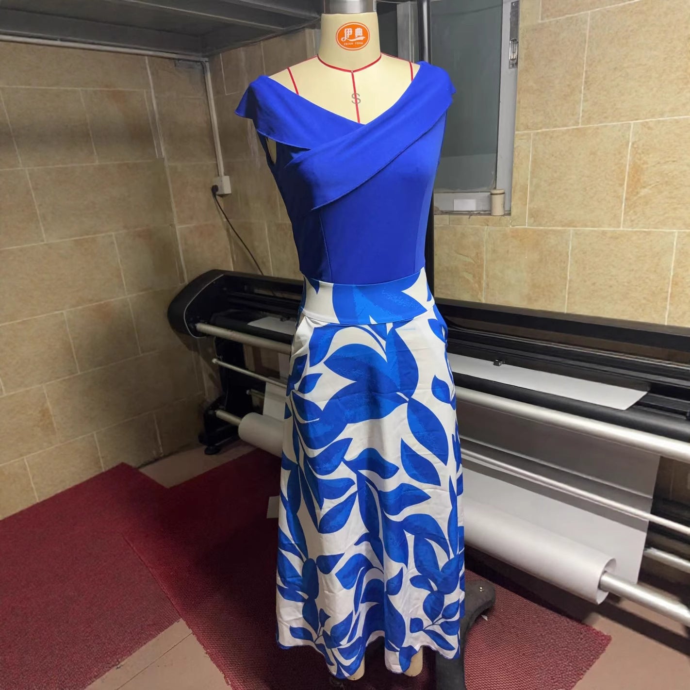Women's Blue Sleeveless High Waist Long Dress – Elegant Patterned Commute Style