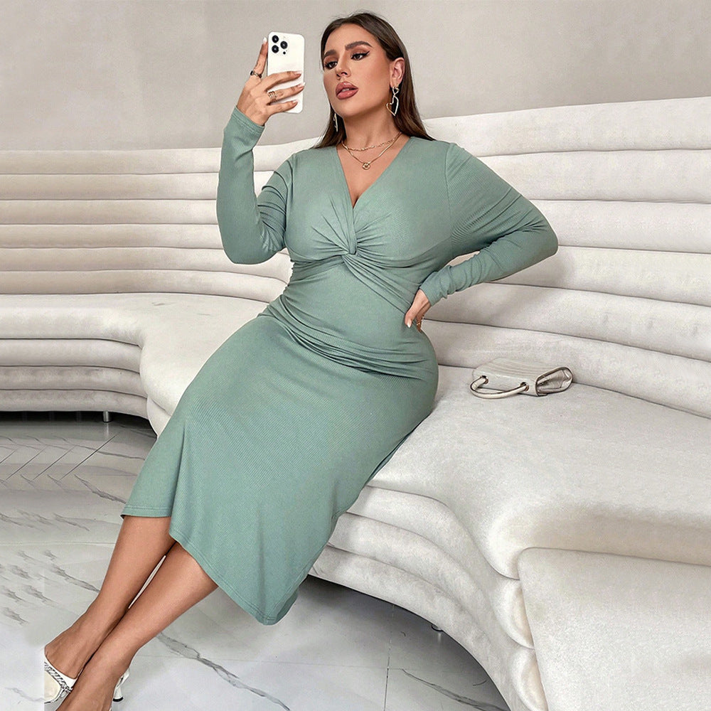 Plus Size Green Knitted One-Step Dress – Solid Color Mid Waist