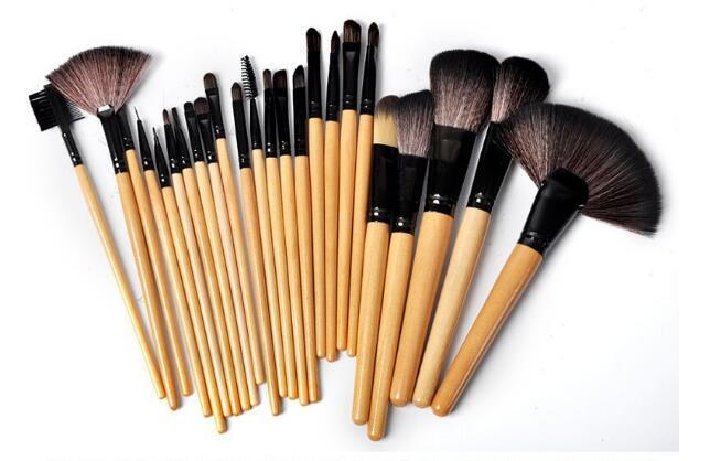 Professional Handmade Makeup Brush Set – Wooden Handle & PU Case