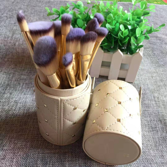 Organize your makeup brushes with this 12-pack storage bucket set. Wooden handles, soft two-color fiber bristles, and aluminum inserts make them durable, lightweight, and perfect for professional or home use.