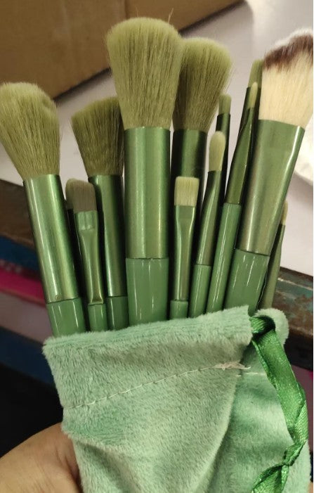 13-Piece Professional Makeup Brush Set with Storage Bag – Soft Synthetic Fiber