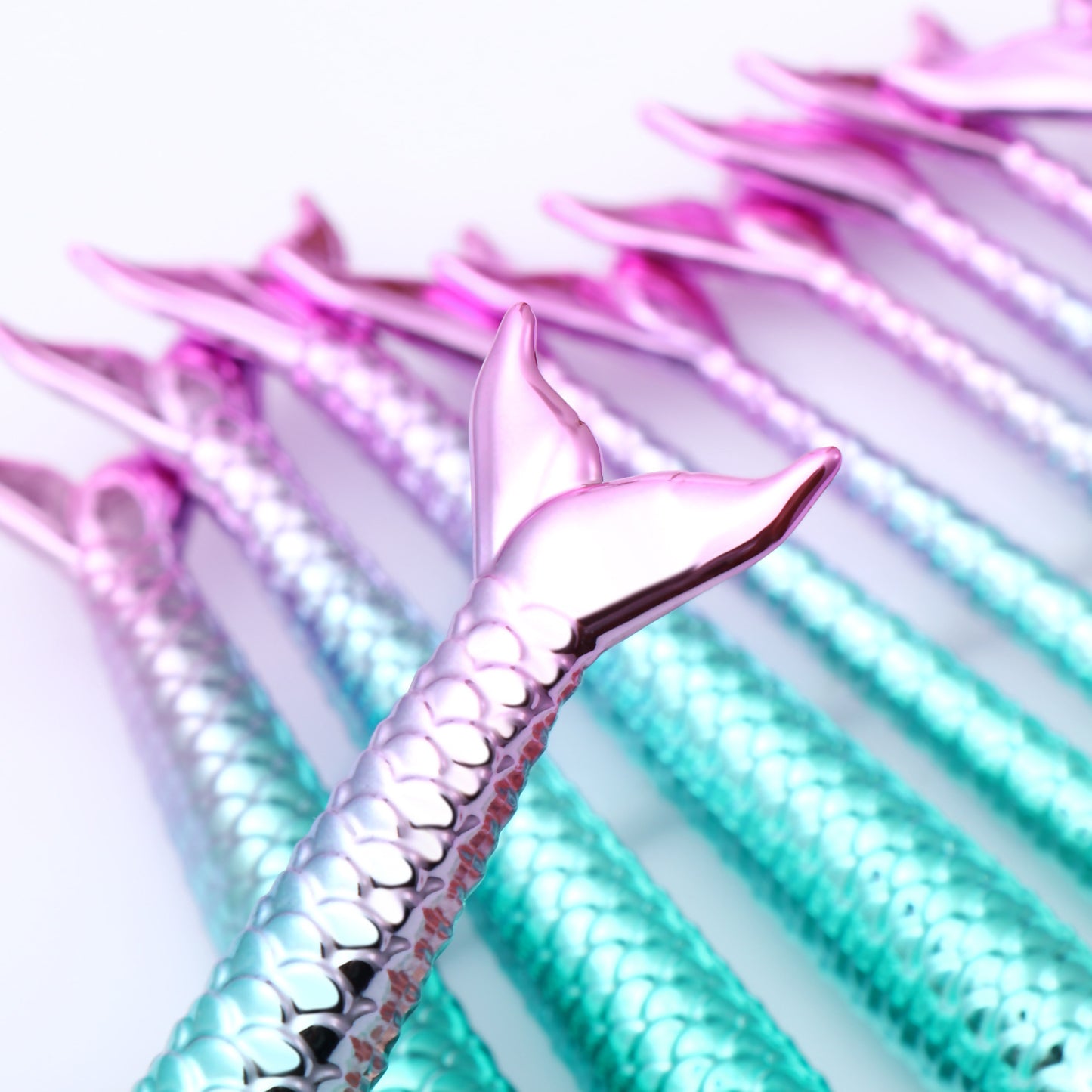 Mermaid Shaped Makeup Brush Set – 11pcs Cosmetic Brushes Kit