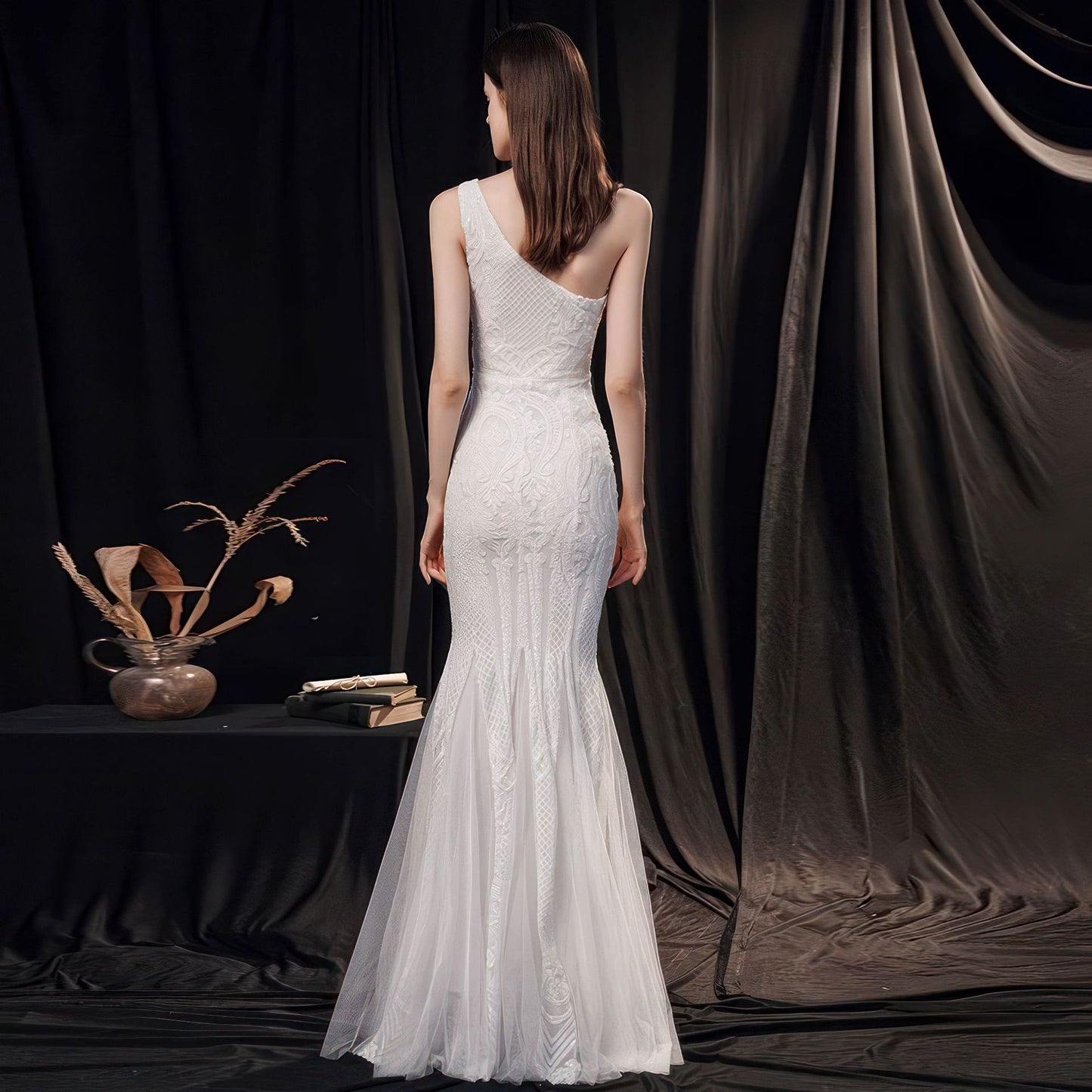 Elegant Sleeveless Polyester Wedding Dress with Zipper